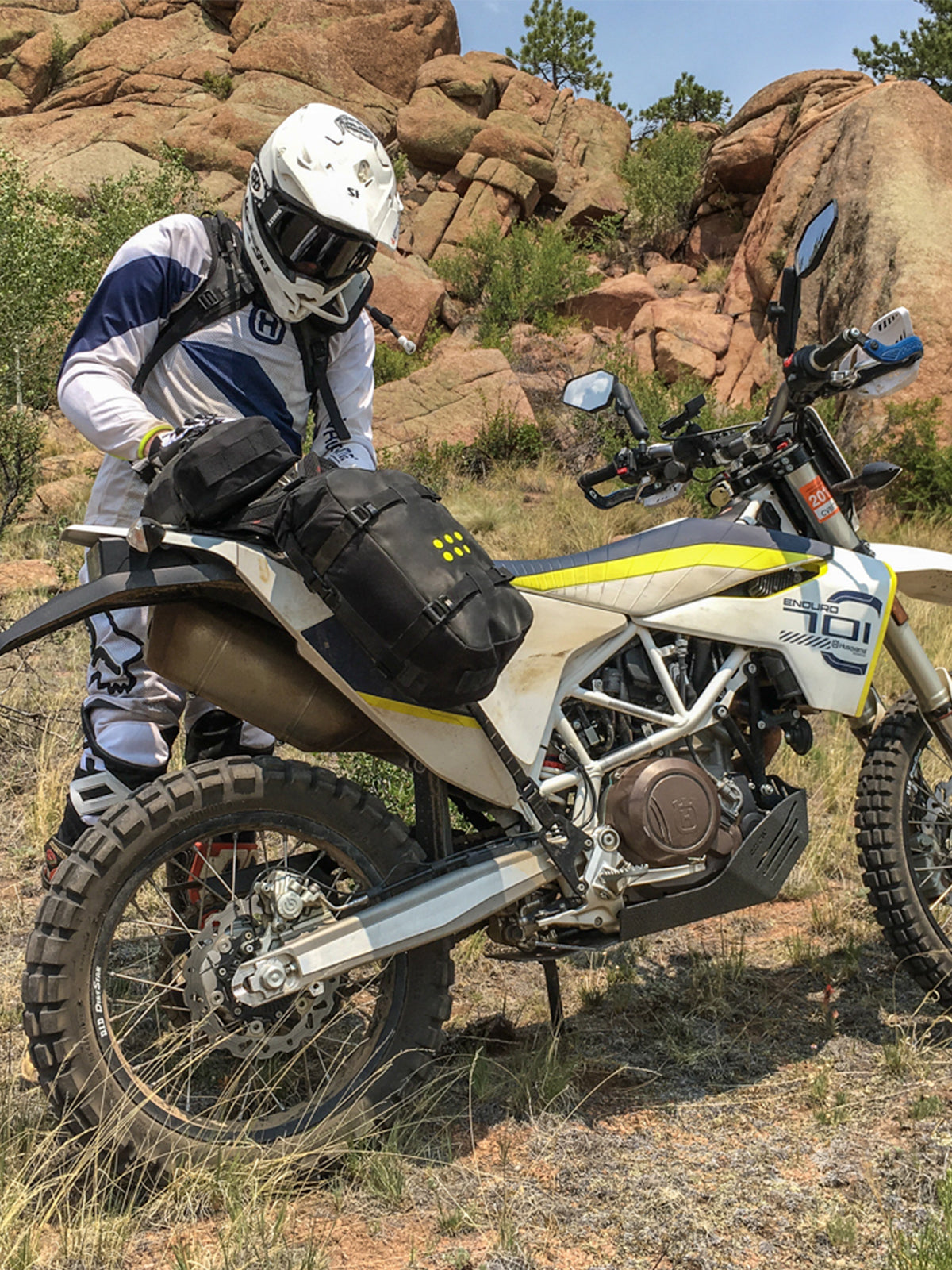 Rider detaching Kriega OS-Combo 24 system