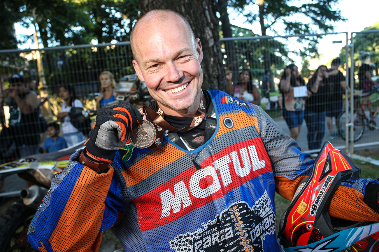 joey evans with dakar rally medal