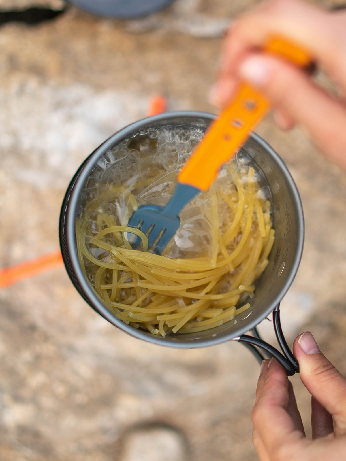Jetboil MINIMO Cooking System cooking spaghetti 