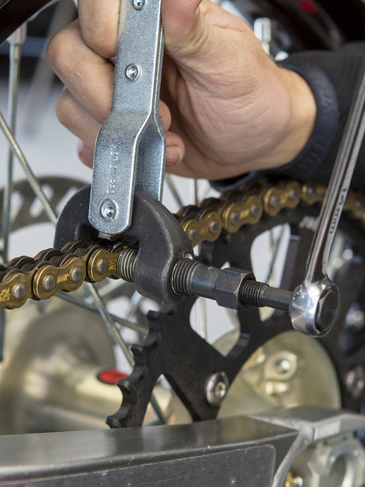 Motion Pro Chain Breaker with Folding Handle – EPIKMOTO